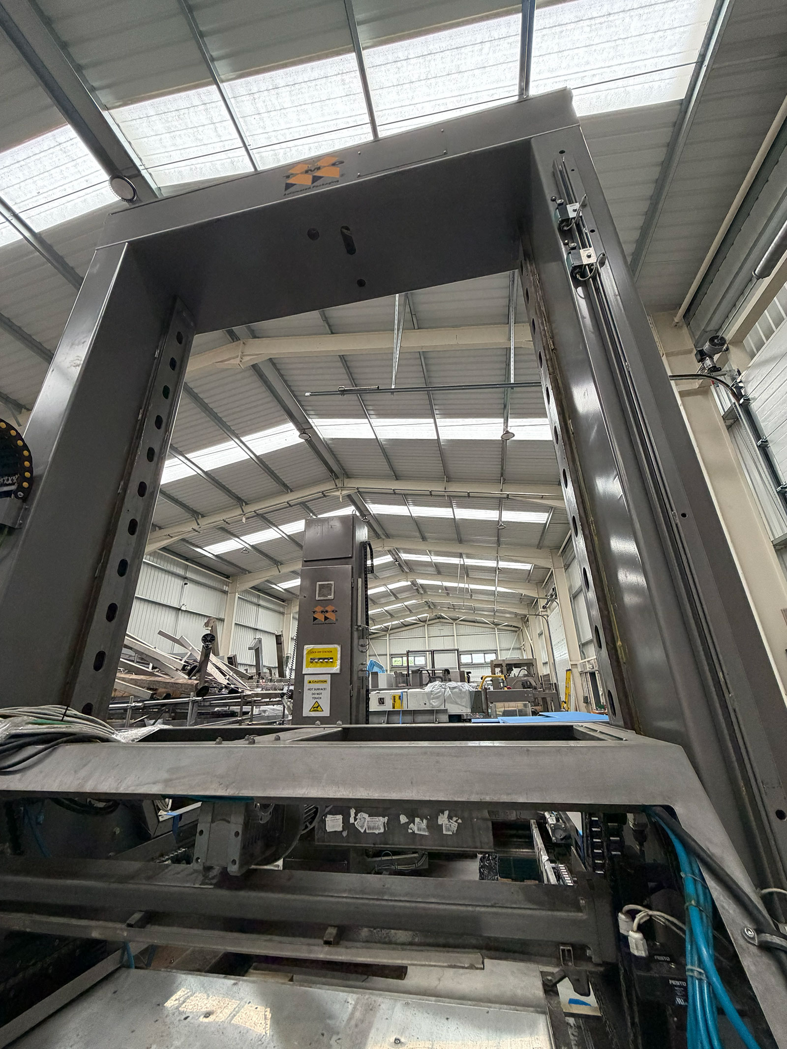 Palletiser + Conveyors